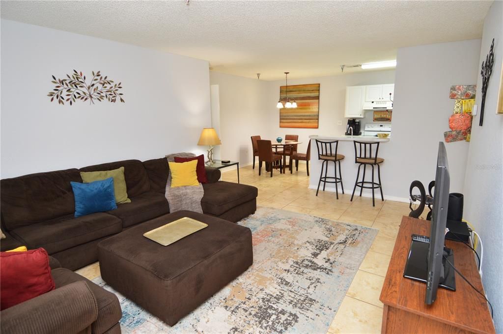 Active With Contract: $2,250 (2 beds, 2 baths, 1028 Square Feet)