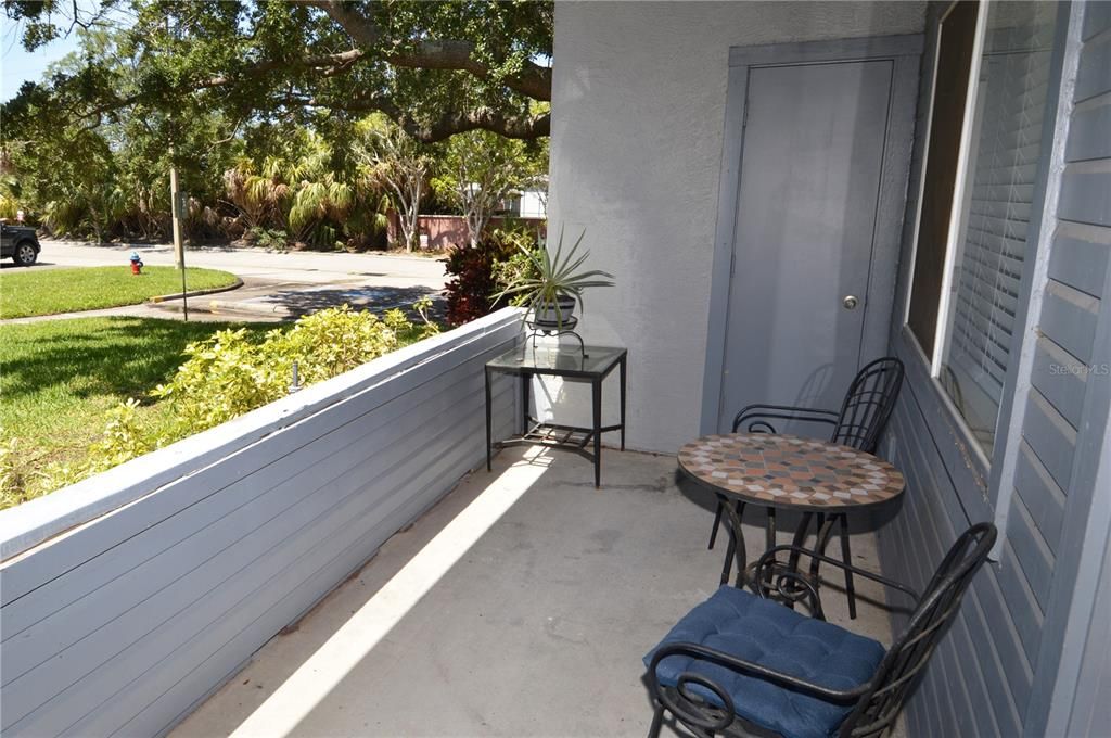 Active With Contract: $2,250 (2 beds, 2 baths, 1028 Square Feet)