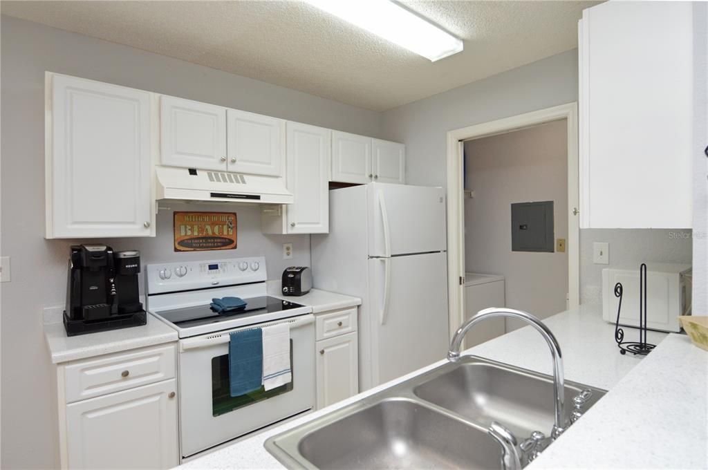 Active With Contract: $2,250 (2 beds, 2 baths, 1028 Square Feet)