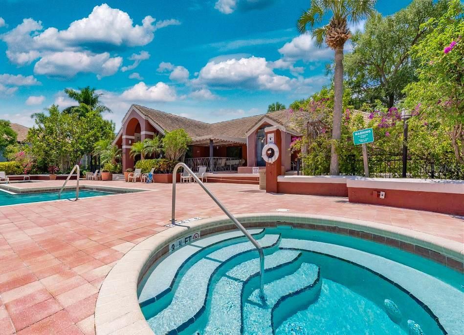 Active With Contract: $2,250 (2 beds, 2 baths, 1028 Square Feet)