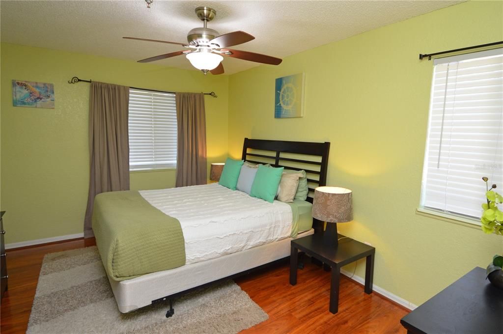 Active With Contract: $2,250 (2 beds, 2 baths, 1028 Square Feet)