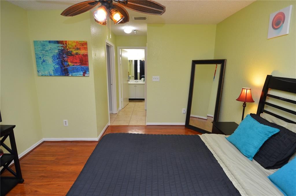 Active With Contract: $2,250 (2 beds, 2 baths, 1028 Square Feet)