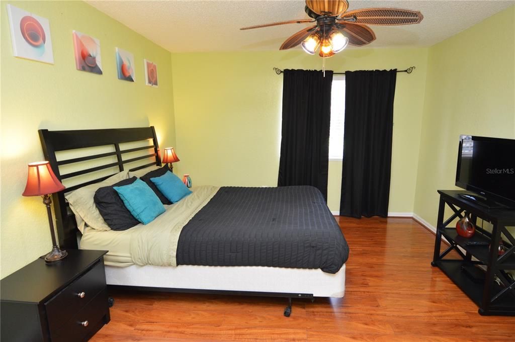Active With Contract: $2,250 (2 beds, 2 baths, 1028 Square Feet)
