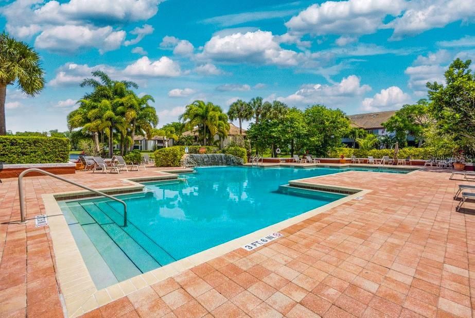 Active With Contract: $2,250 (2 beds, 2 baths, 1028 Square Feet)