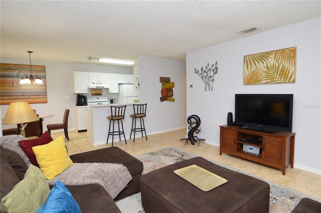 Active With Contract: $2,250 (2 beds, 2 baths, 1028 Square Feet)