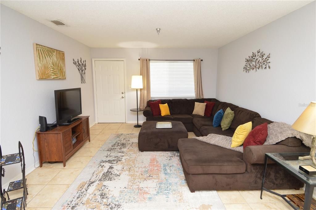 Active With Contract: $2,250 (2 beds, 2 baths, 1028 Square Feet)