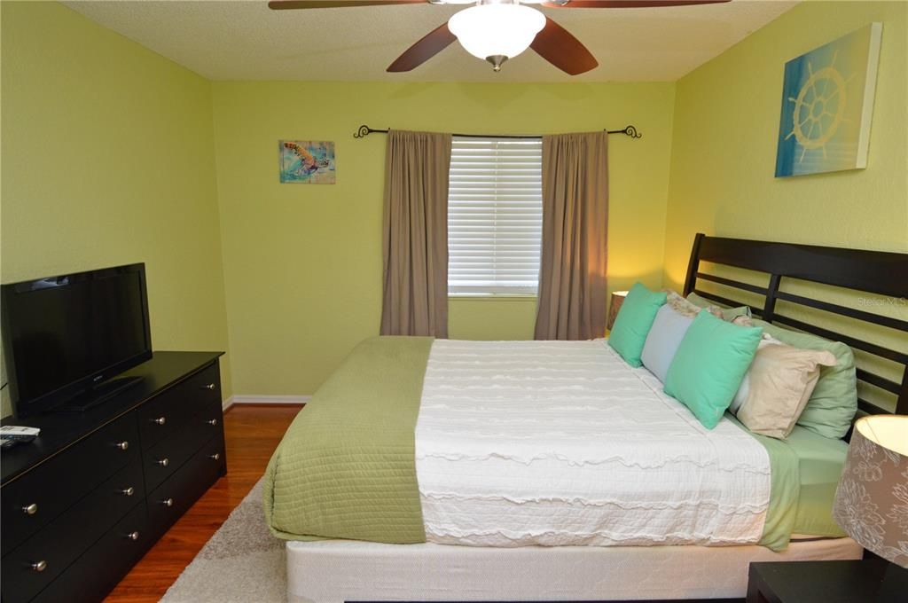 Active With Contract: $2,250 (2 beds, 2 baths, 1028 Square Feet)