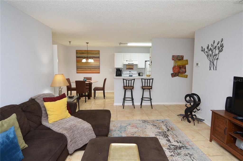 Active With Contract: $2,250 (2 beds, 2 baths, 1028 Square Feet)