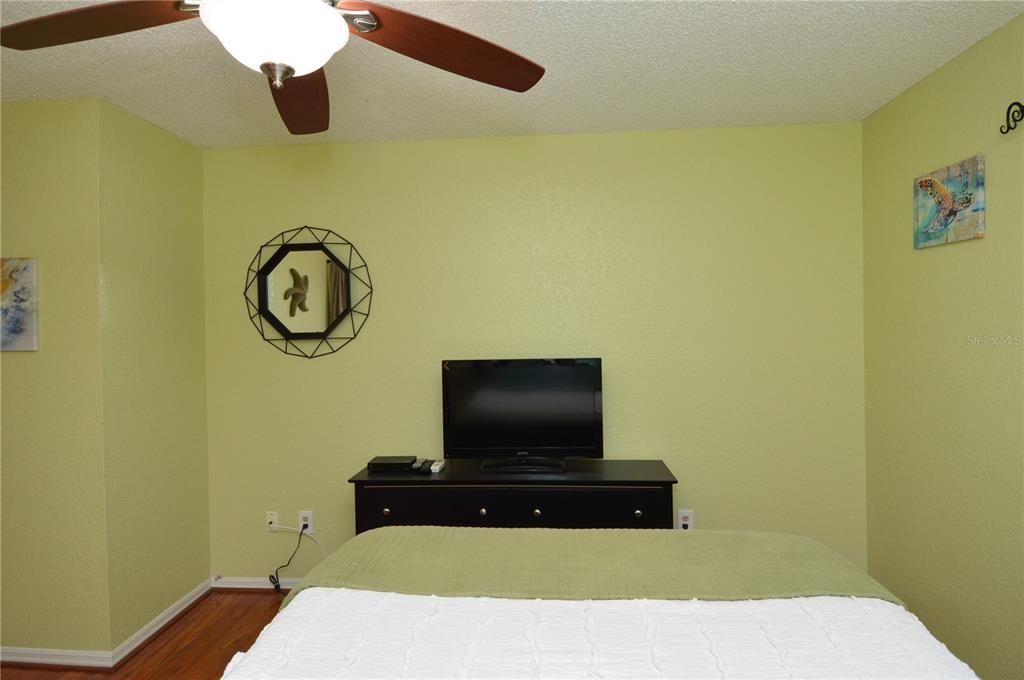Active With Contract: $2,250 (2 beds, 2 baths, 1028 Square Feet)