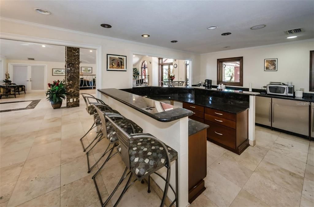 Active With Contract: $2,250 (2 beds, 2 baths, 1028 Square Feet)