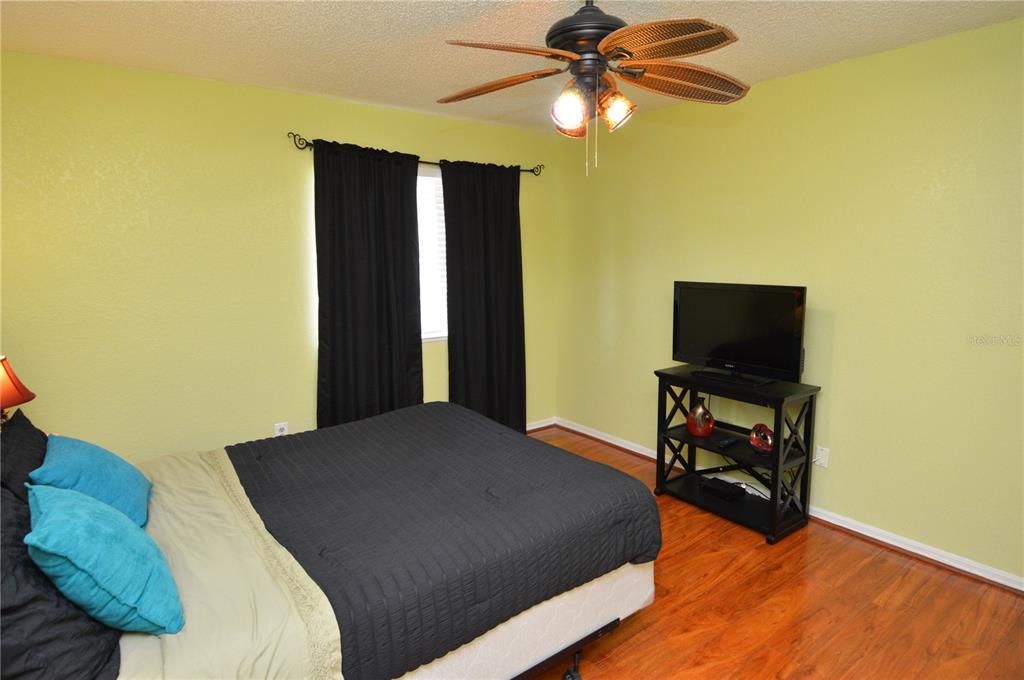 Active With Contract: $2,250 (2 beds, 2 baths, 1028 Square Feet)