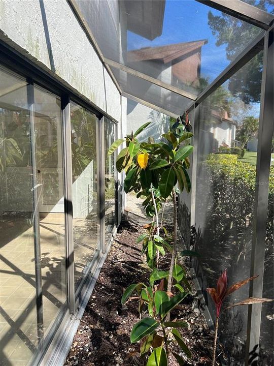 合同活跃: $155,000 (2 贝兹, 2 浴室, 1224 平方英尺)