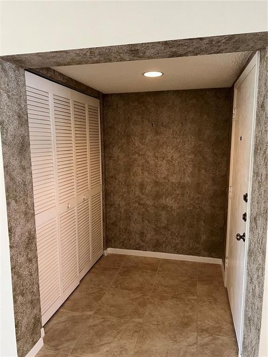 合同活跃: $155,000 (2 贝兹, 2 浴室, 1224 平方英尺)