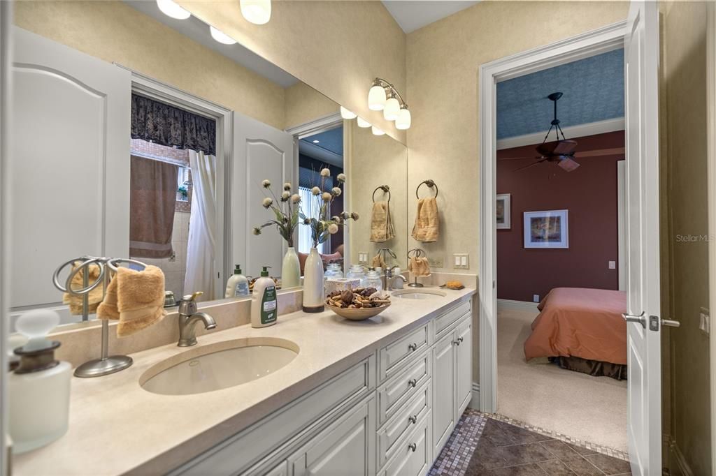 For Sale: $995,000 (4 beds, 3 baths, 3599 Square Feet)