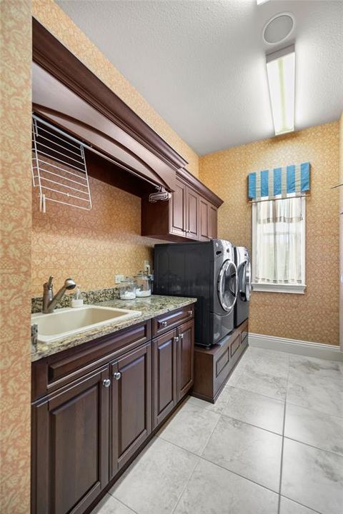 For Sale: $995,000 (4 beds, 3 baths, 3599 Square Feet)