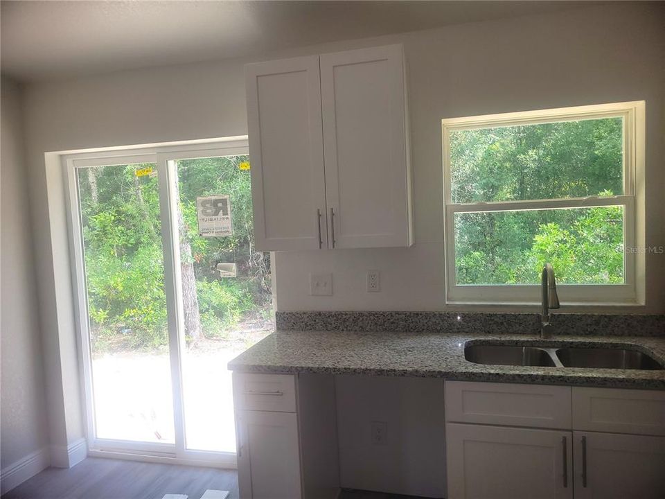 For Sale: $220,000 (3 beds, 2 baths, 1000 Square Feet)