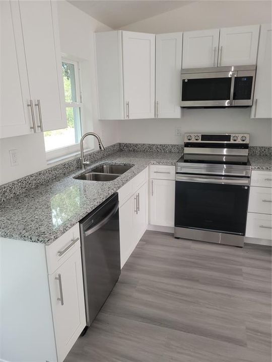 For Sale: $220,000 (3 beds, 2 baths, 1000 Square Feet)