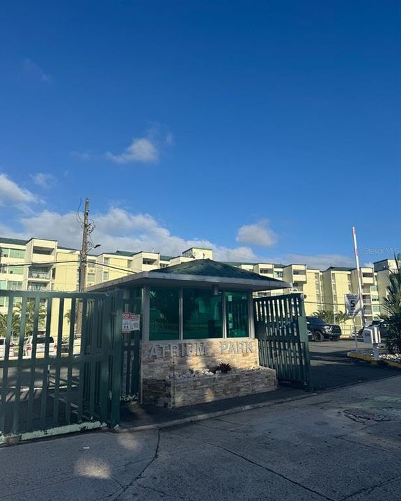 Recently Rented: $1,850 (2 beds, 2 baths, 843 Square Feet)