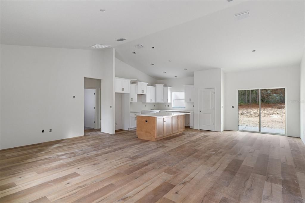 For Sale: $392,500 (4 beds, 2 baths, 1943 Square Feet)