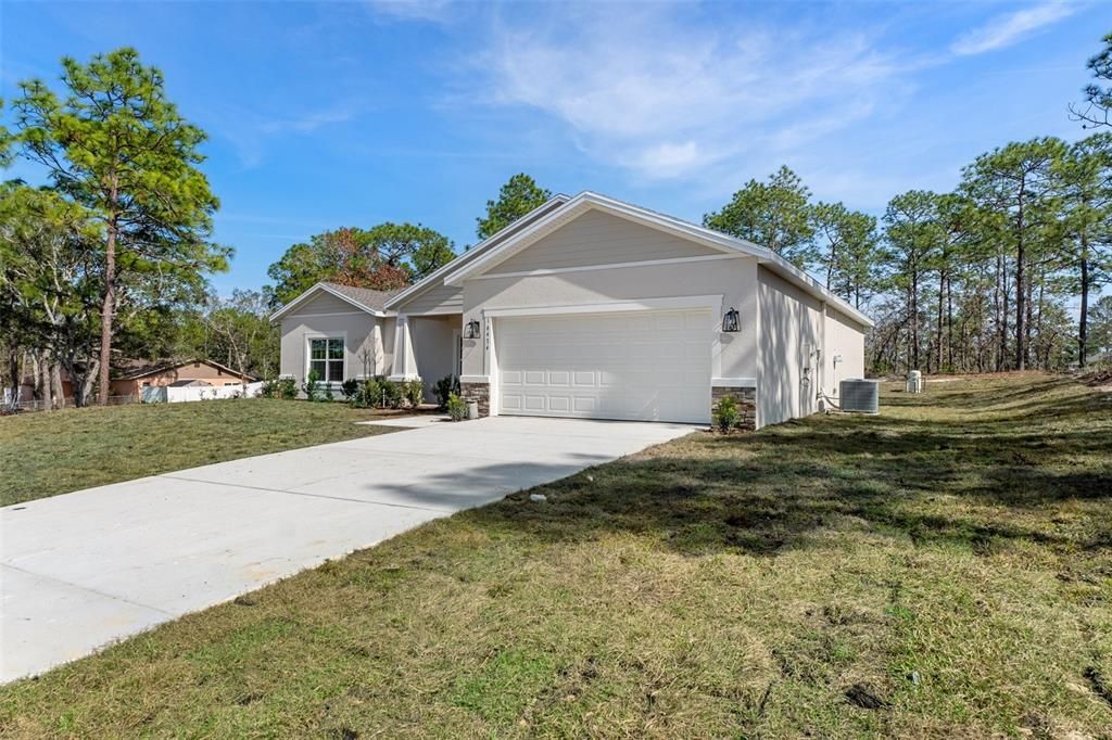For Sale: $392,500 (4 beds, 2 baths, 1943 Square Feet)