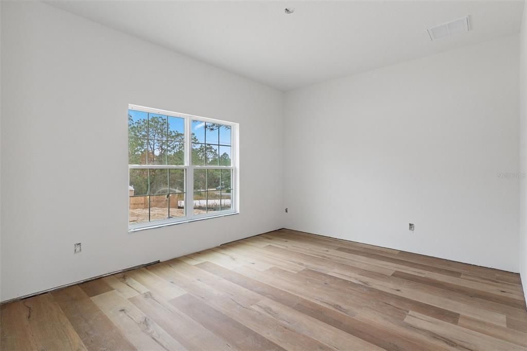 For Sale: $392,500 (4 beds, 2 baths, 1943 Square Feet)