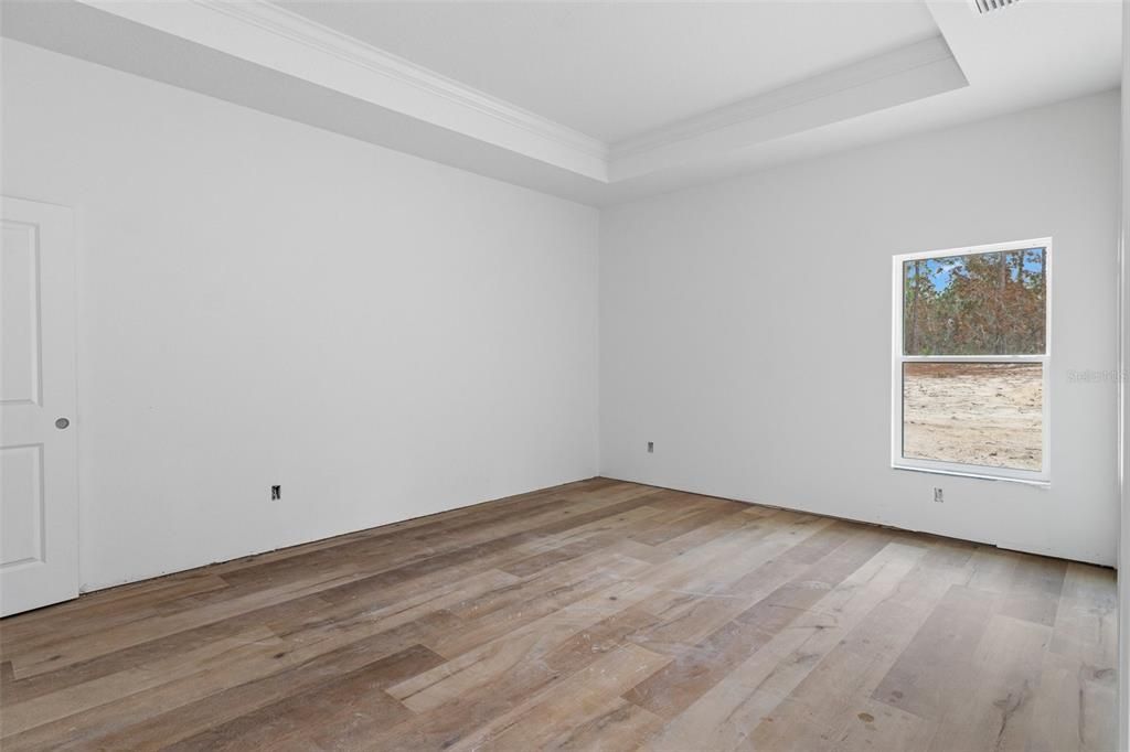 For Sale: $392,500 (4 beds, 2 baths, 1943 Square Feet)