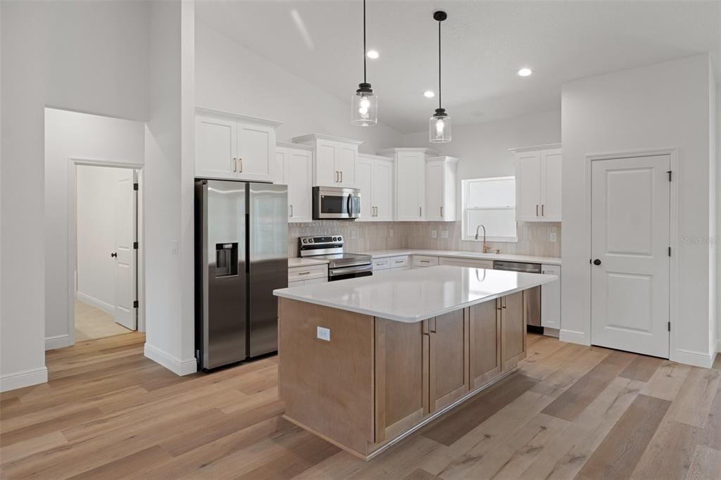 For Sale: $392,500 (4 beds, 2 baths, 1943 Square Feet)