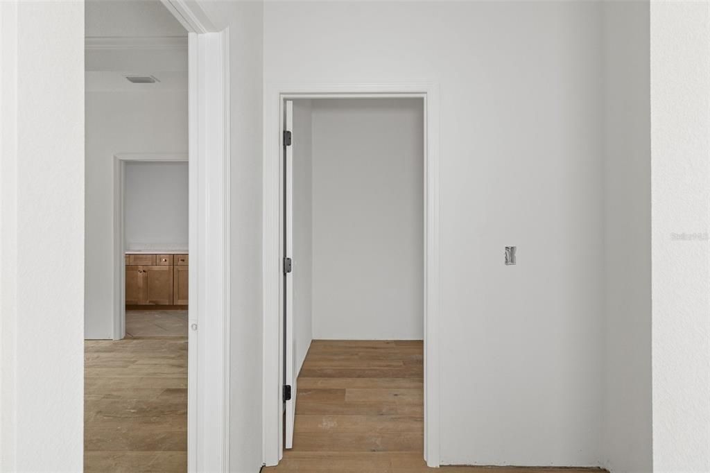 For Sale: $392,500 (4 beds, 2 baths, 1943 Square Feet)