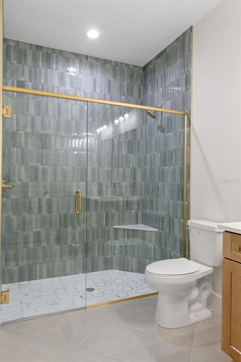 For Sale: $392,500 (4 beds, 2 baths, 1943 Square Feet)