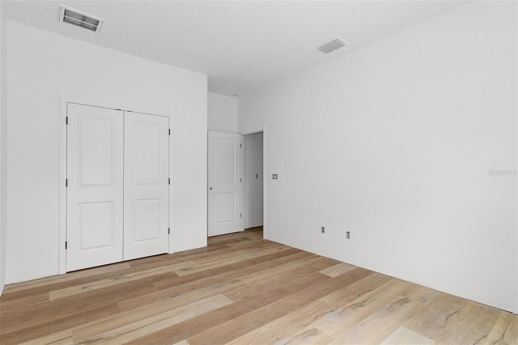 For Sale: $392,500 (4 beds, 2 baths, 1943 Square Feet)