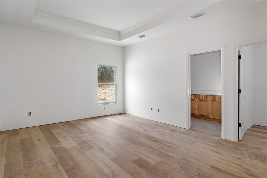 For Sale: $392,500 (4 beds, 2 baths, 1943 Square Feet)