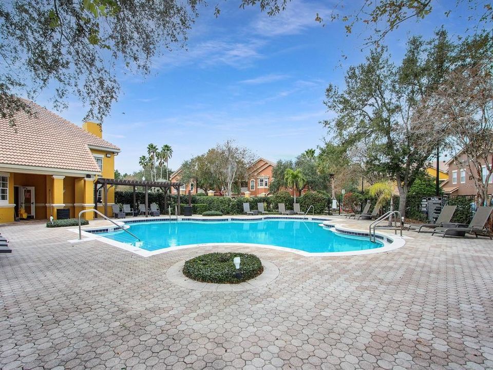 Active With Contract: $1,890 (3 beds, 2 baths, 1369 Square Feet)