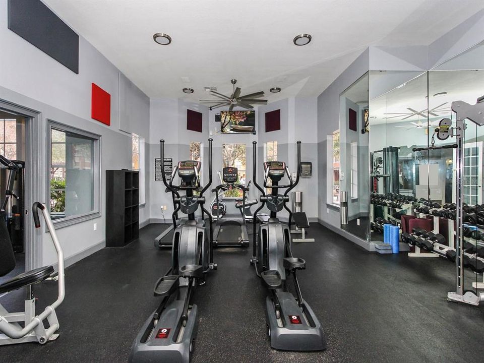 Active With Contract: $1,890 (3 beds, 2 baths, 1369 Square Feet)