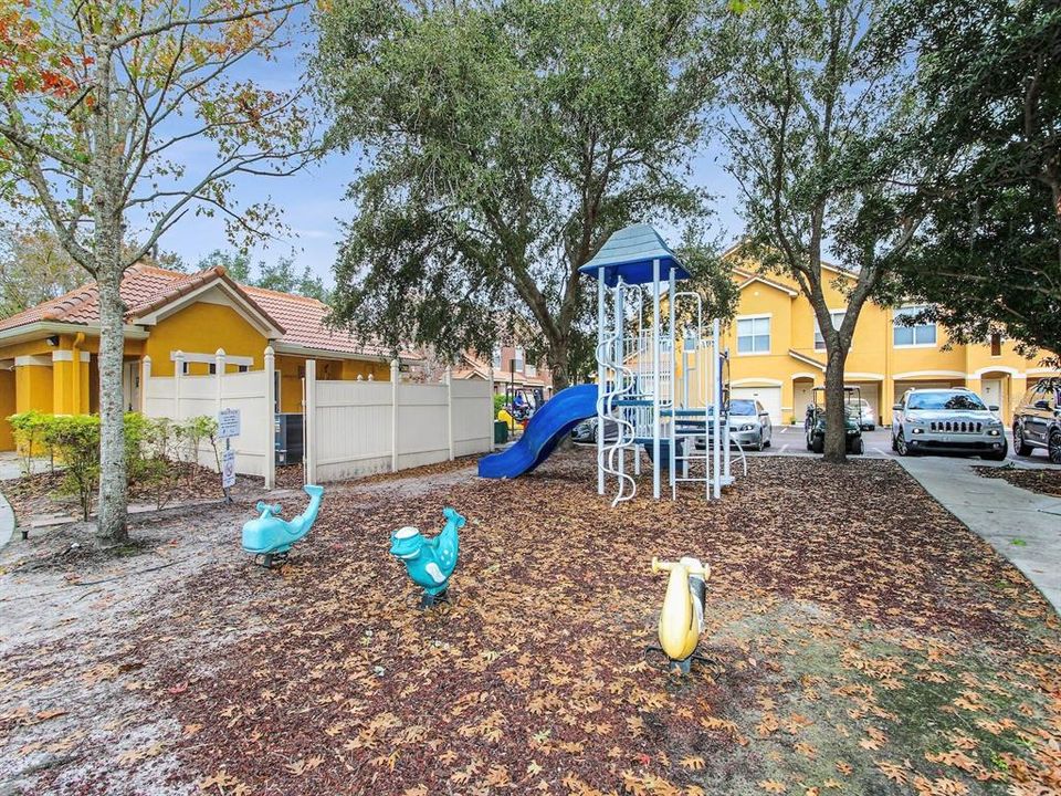 Active With Contract: $1,890 (3 beds, 2 baths, 1369 Square Feet)