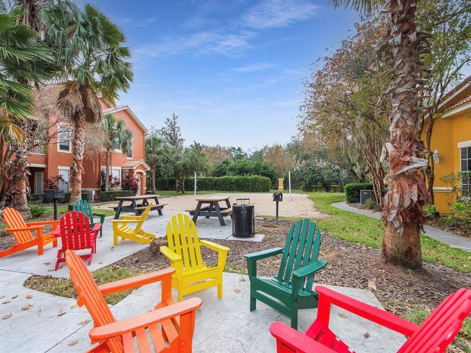 Active With Contract: $1,890 (3 beds, 2 baths, 1369 Square Feet)