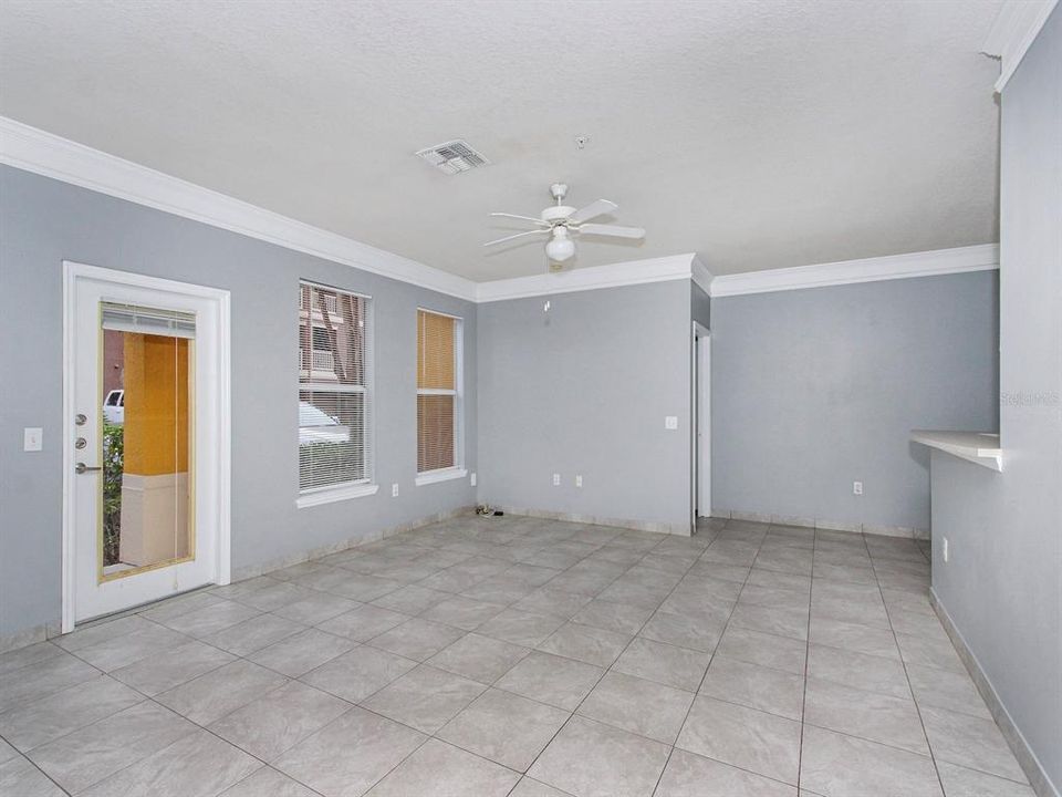 Active With Contract: $1,890 (3 beds, 2 baths, 1369 Square Feet)