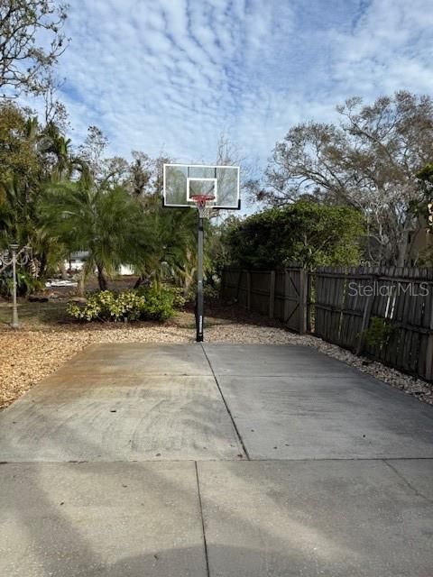 Active With Contract: $595,000 (4 beds, 3 baths, 2279 Square Feet)