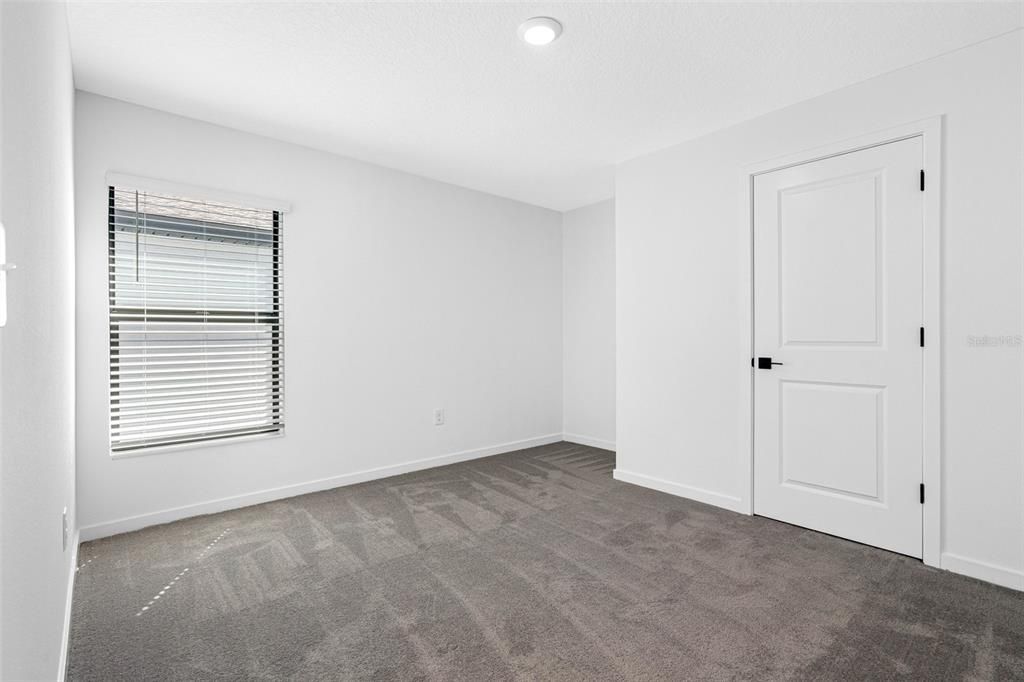 Active With Contract: $312,900 (3 beds, 2 baths, 1498 Square Feet)