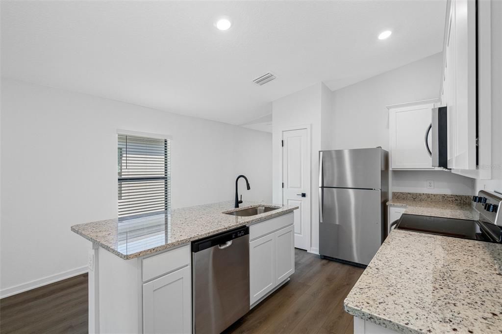 Active With Contract: $312,900 (3 beds, 2 baths, 1498 Square Feet)