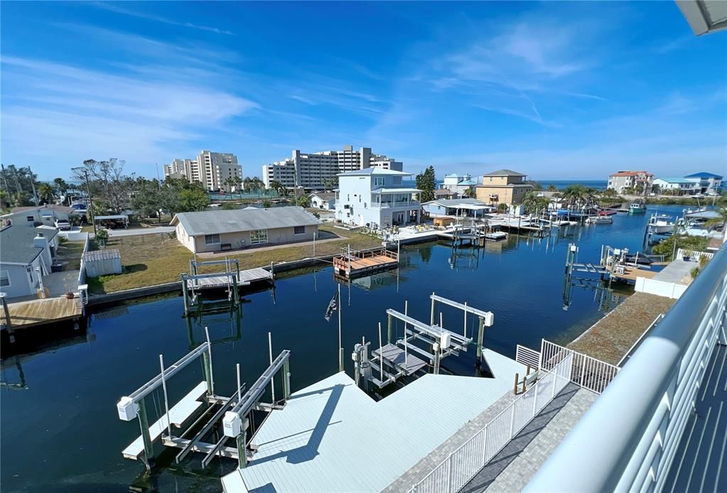 For Sale: $1,200,000 (4 beds, 4 baths, 3196 Square Feet)