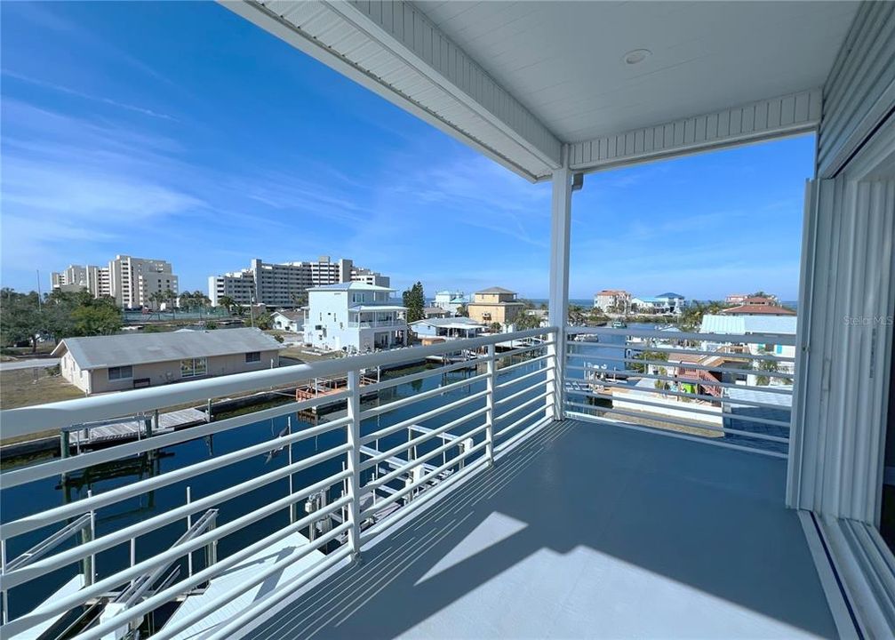 For Sale: $1,200,000 (4 beds, 4 baths, 3196 Square Feet)