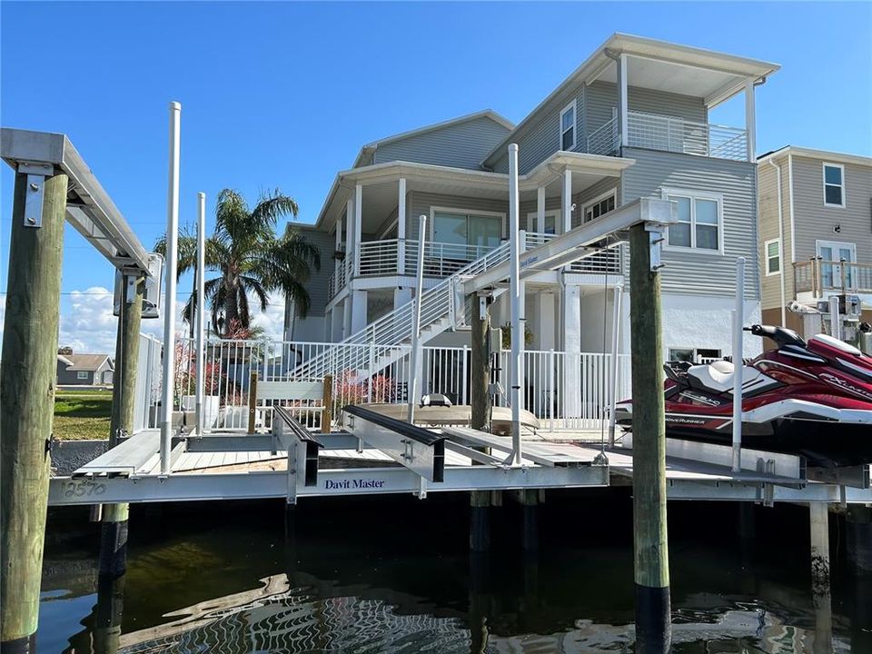 For Sale: $1,200,000 (4 beds, 4 baths, 3196 Square Feet)