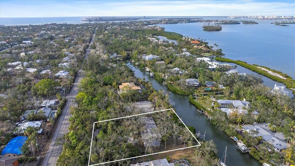 For Sale: $2,995,000 (0.61 acres)