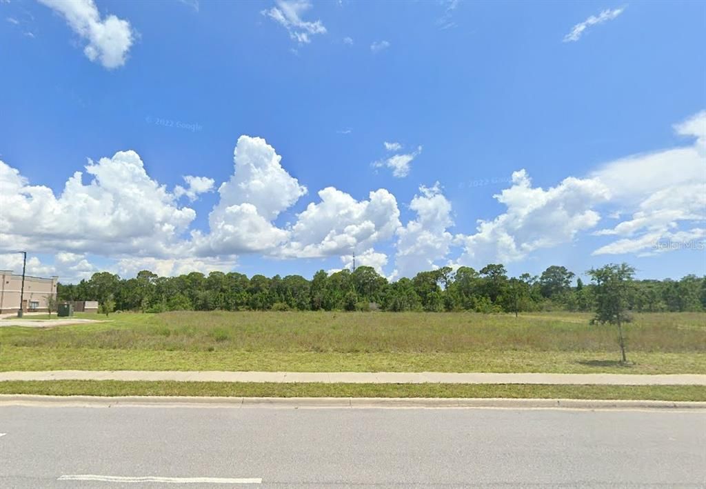 For Sale: $900,000 (1.25 acres)