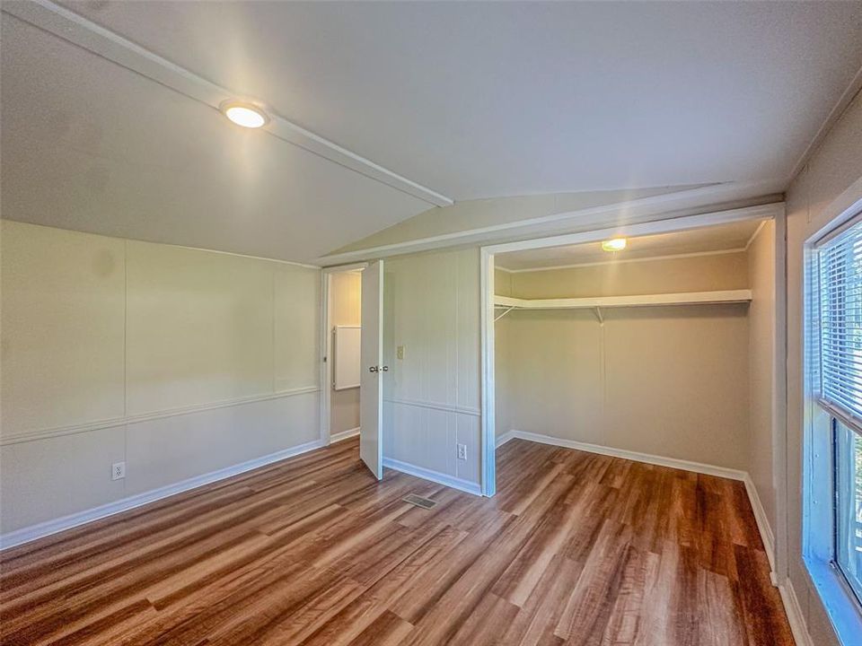 For Sale: $339,900 (8 beds, 0 baths, 3336 Square Feet)