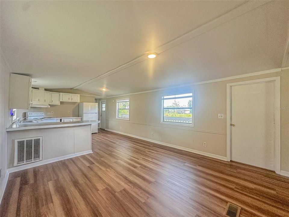 For Sale: $339,900 (8 beds, 0 baths, 3336 Square Feet)