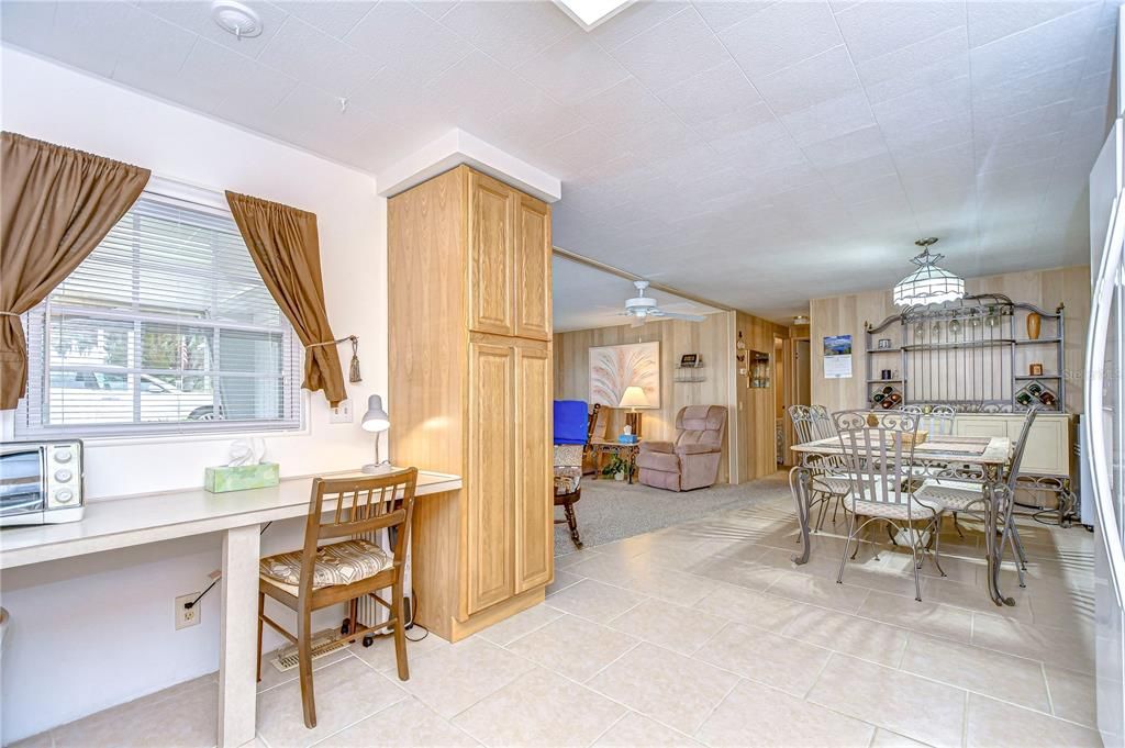 На продажу: $115,000 (2 спален, 2 ванн, 984 Квадратных фут)