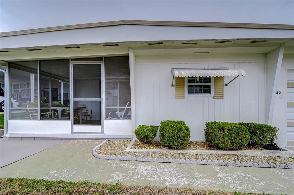 На продажу: $115,000 (2 спален, 2 ванн, 984 Квадратных фут)