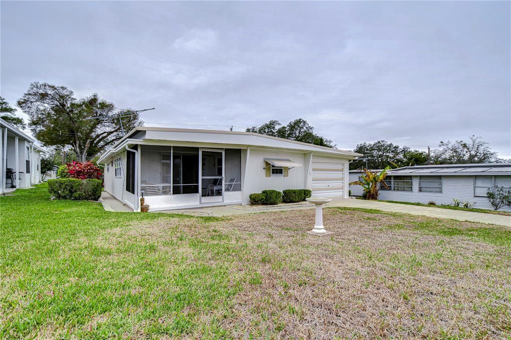 На продажу: $115,000 (2 спален, 2 ванн, 984 Квадратных фут)