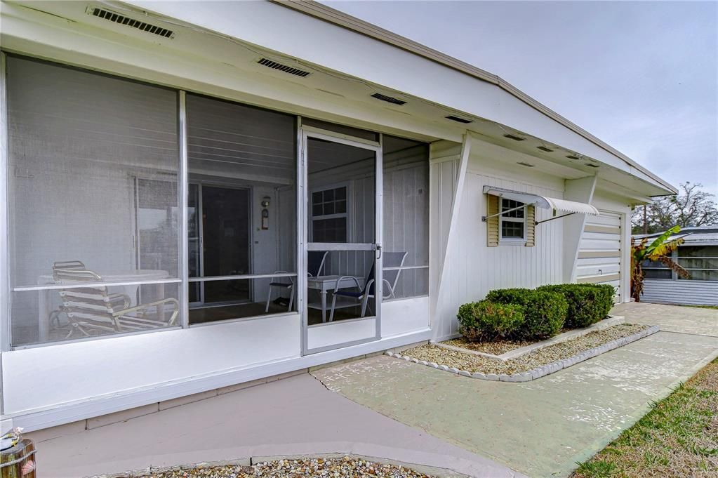 На продажу: $115,000 (2 спален, 2 ванн, 984 Квадратных фут)